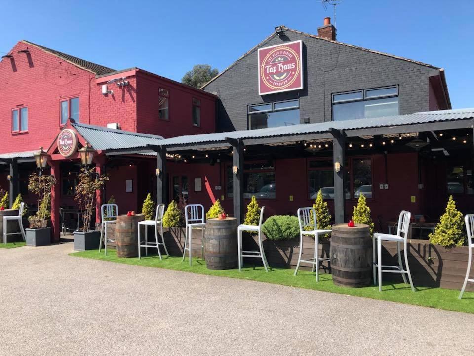 Lodge At Tap Haus Mansfield Woodhouse Esterno foto